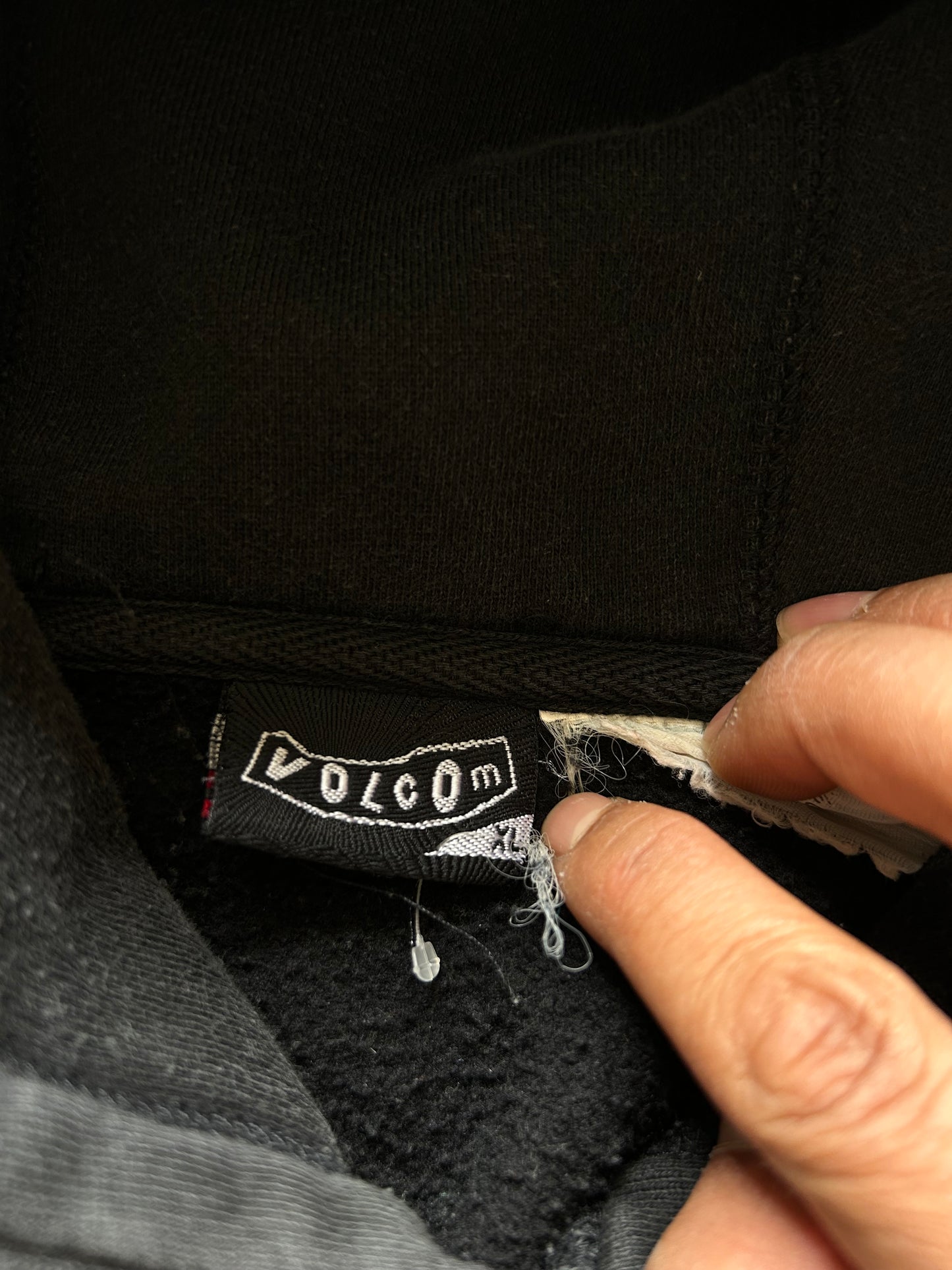 Volcom Boulder Pullover Fleece Hoodie in charcoal heather Black XL Faded with Pinholes Y2K Skate