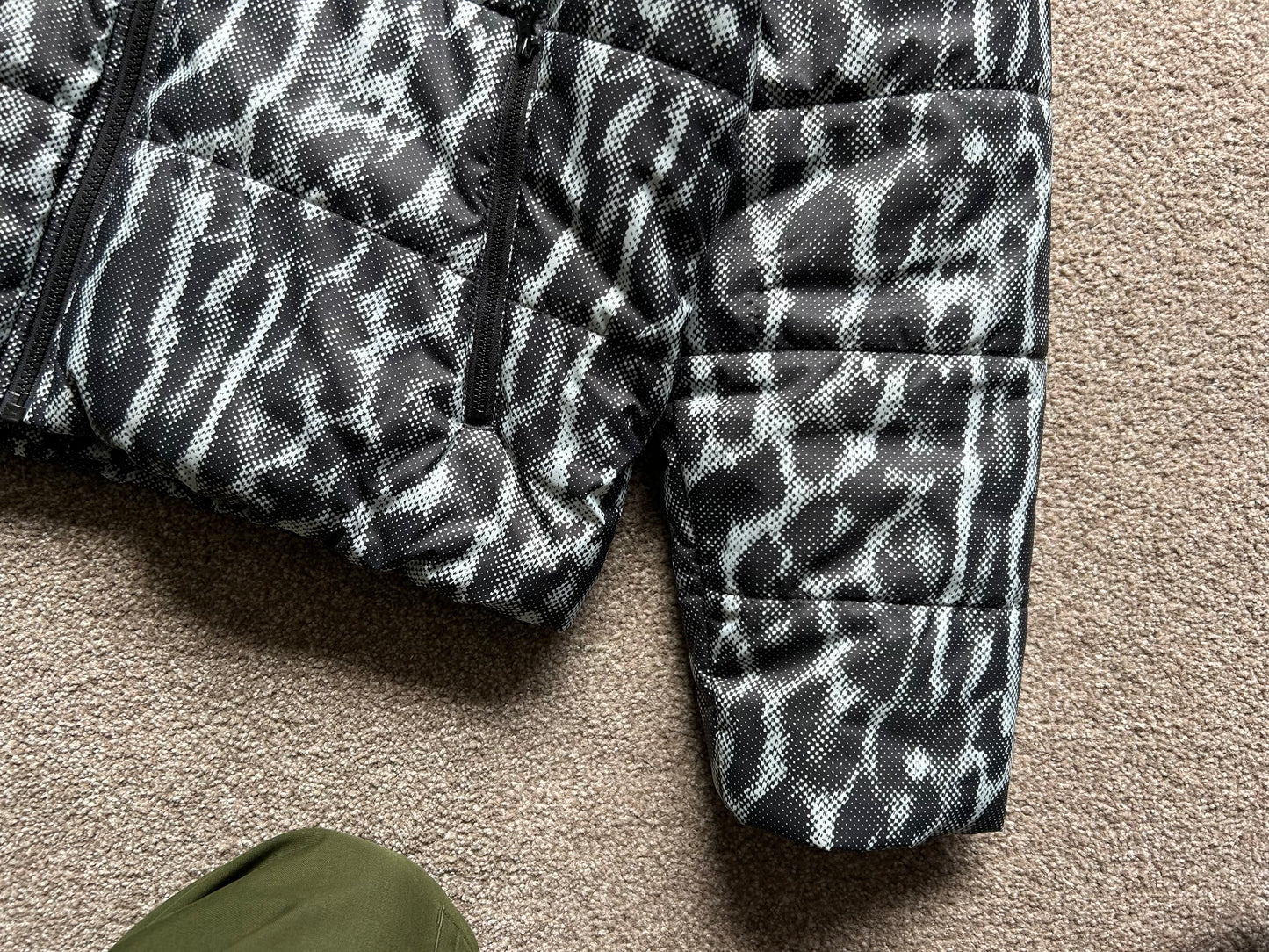 Nike Animal Print Leopard Puffer Jacket Medium