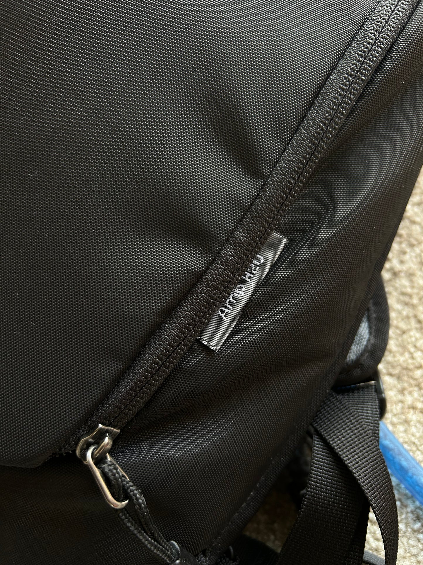 Macpac Amp H2O 2L Hydration Backpack in Black