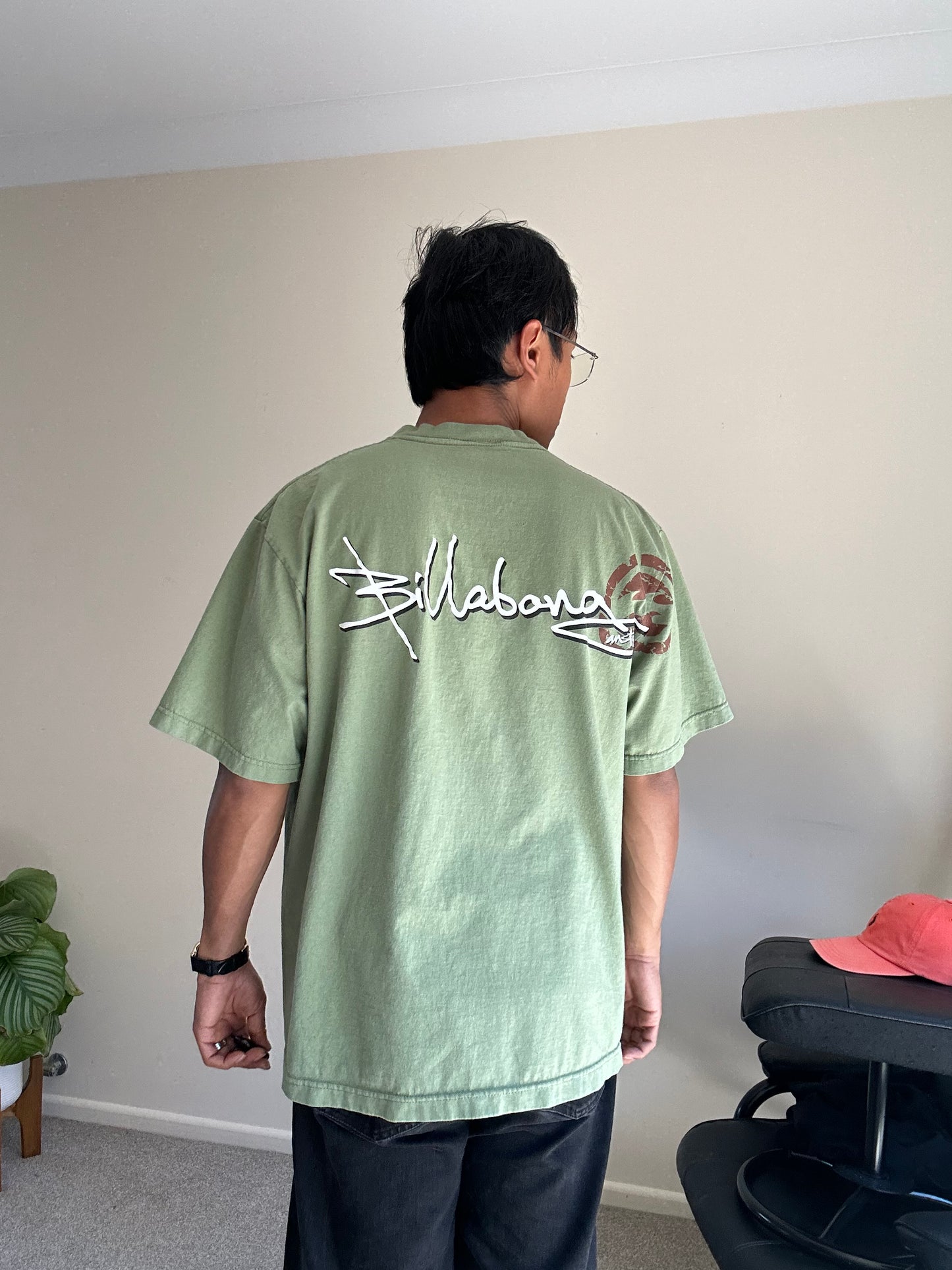 vintage Billabong graphic t-shirt in olive green with a distinctive embroidered logo Large