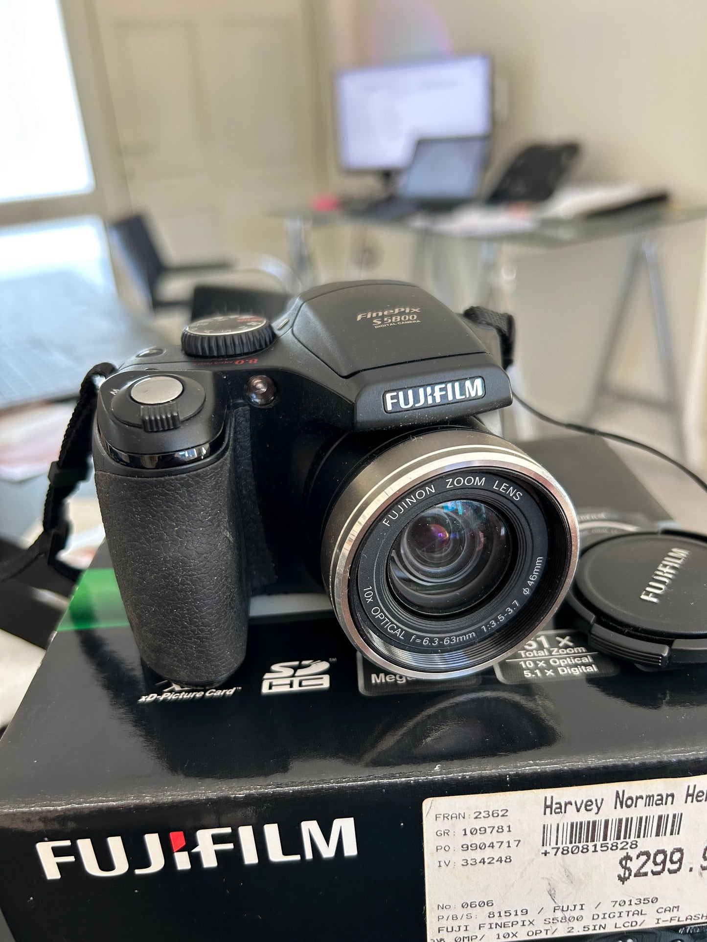Fujifilm FinePix S5800 digital camera