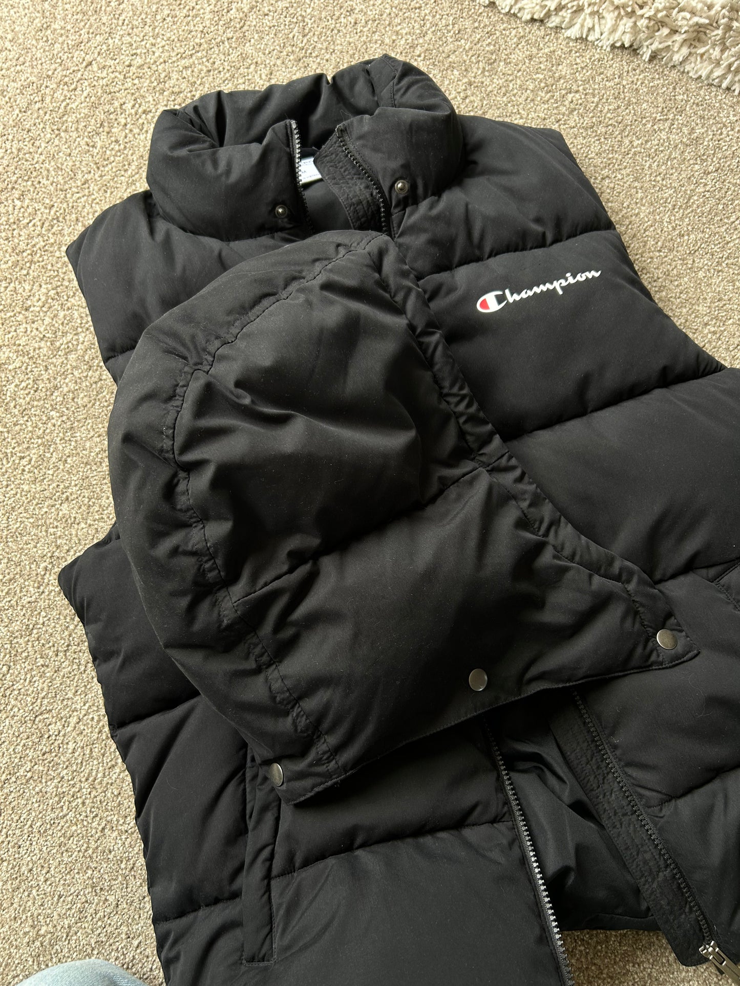 Champion Rochester Puffer Vest in black polyester Detachable Hood Medium