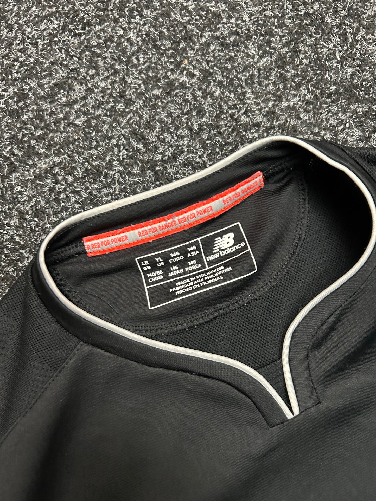 2016-17 Liverpool New Balance Away Shirt Black Small