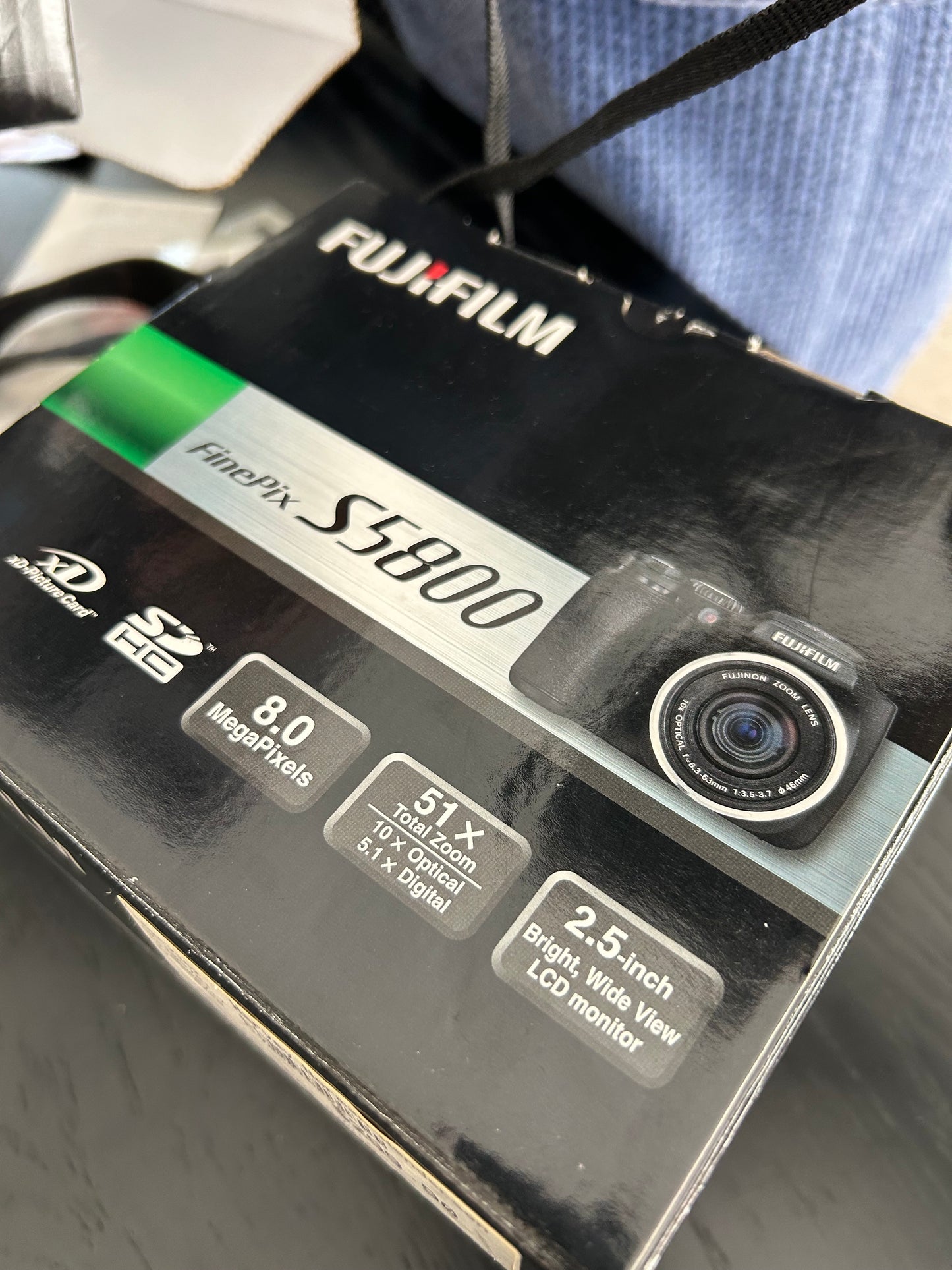 Fujifilm FinePix S5800 digital camera