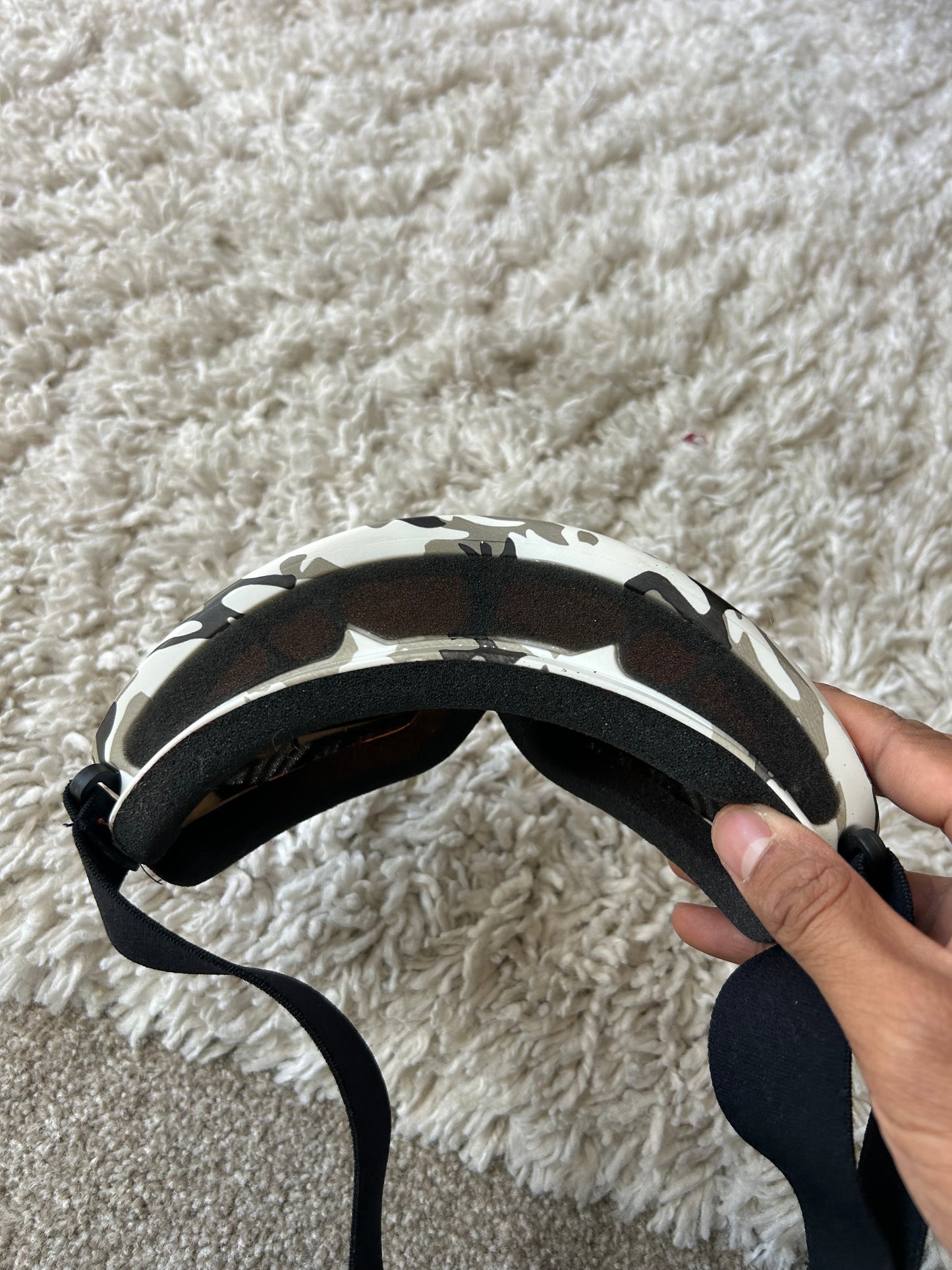 Adults Freerider Snow Goggles with a white camo frame
