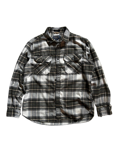 Pendleton plaid flannel shirt featuring two front chest pockets. Large Green