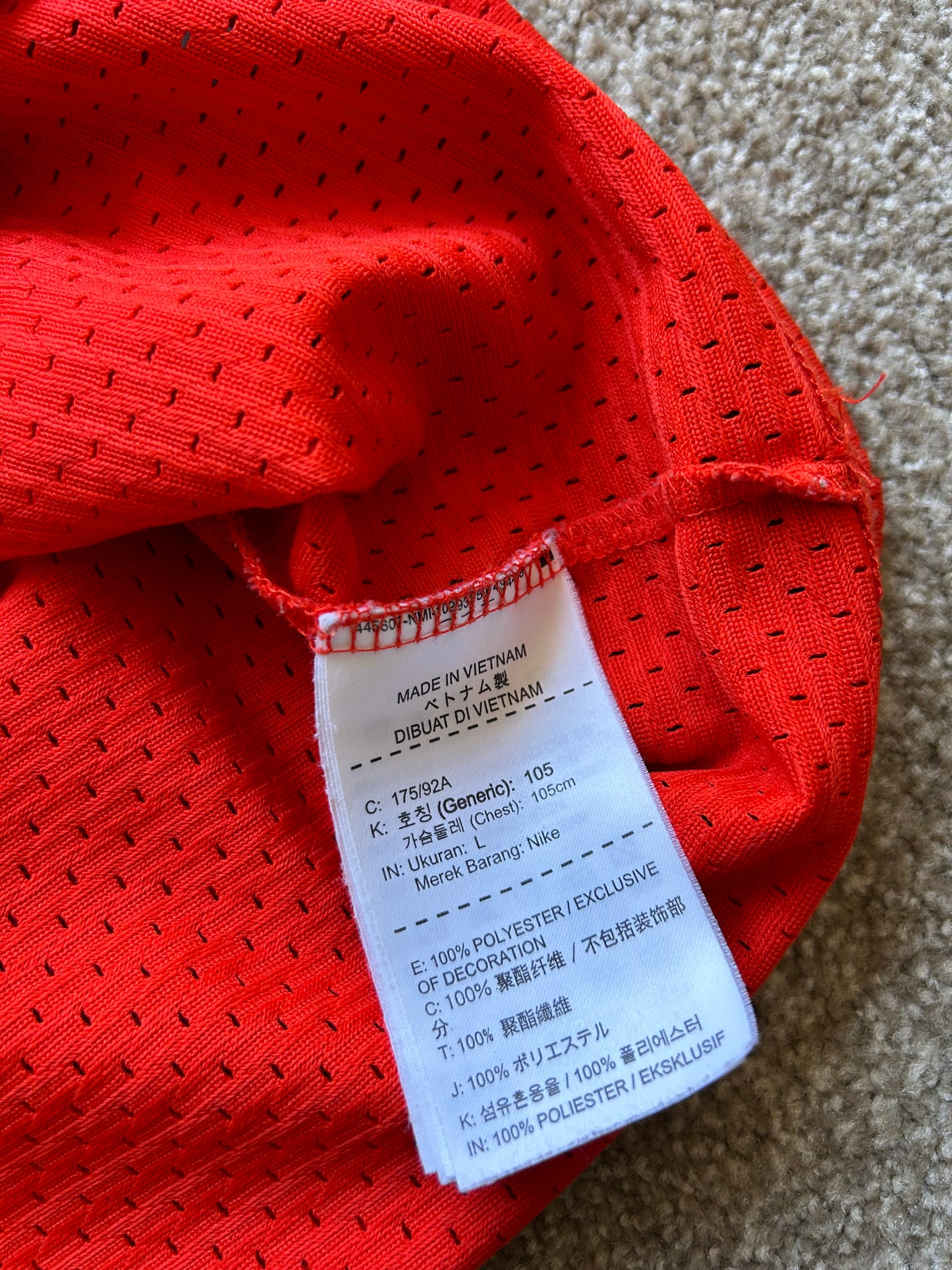 Nike Sportswear NSW Shirt in the Noble Red and White colorway Large Mesh