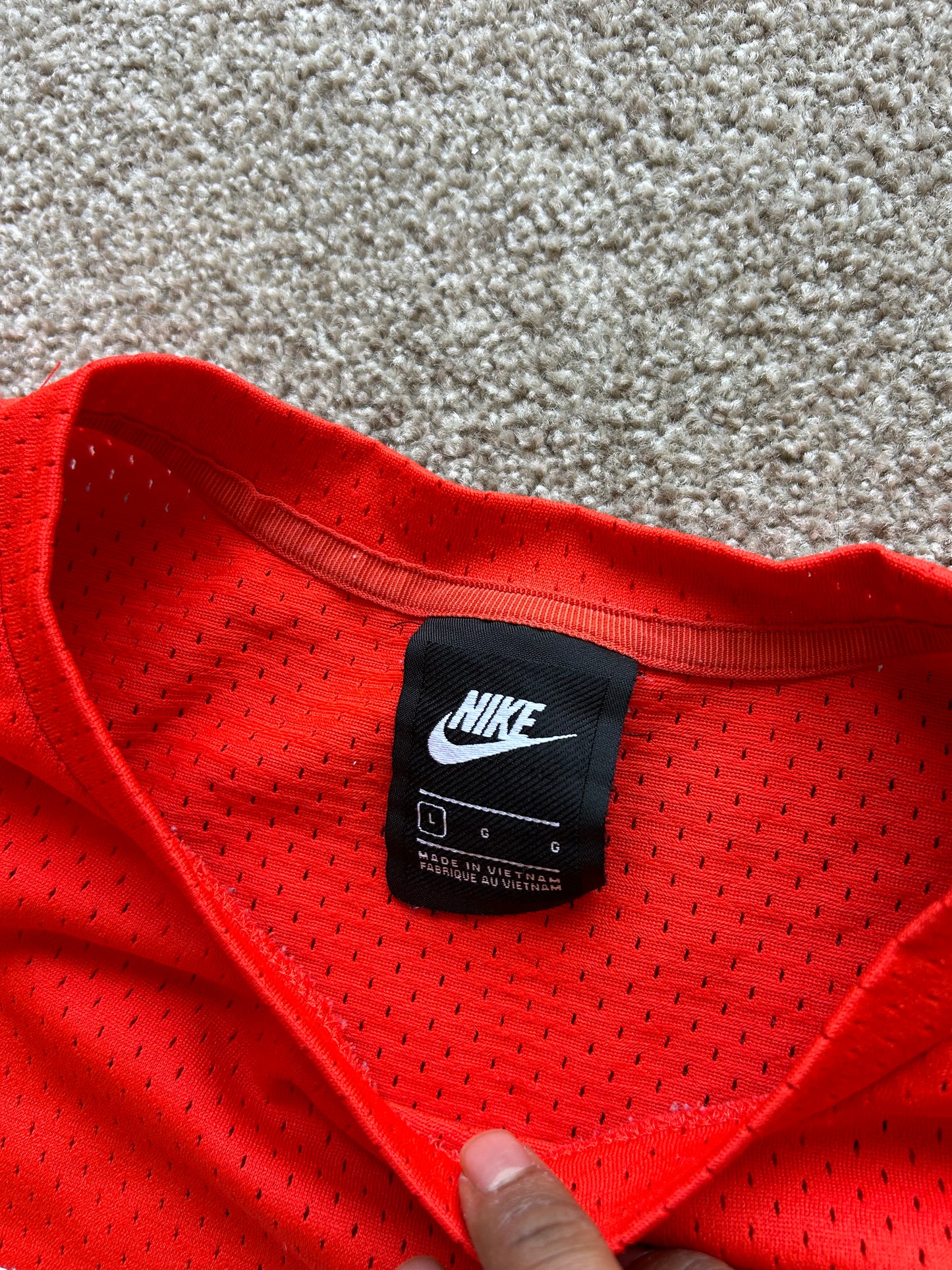 Nike Sportswear NSW Shirt in the Noble Red and White colorway Large Mesh