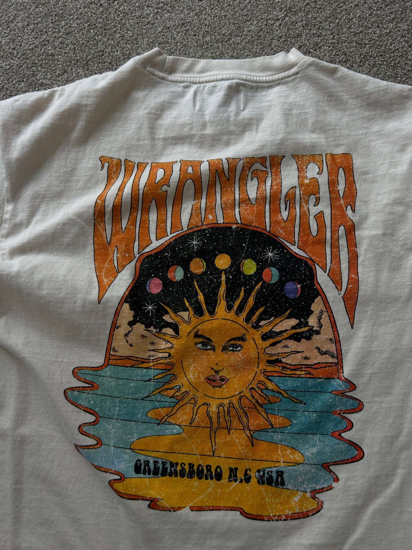 Wrangler short-sleeve graphic T-shirt in an off-white or cream color Large
