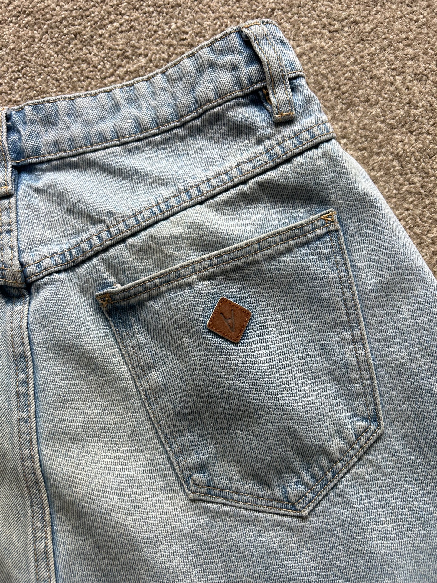Abrand Jorts Above the Knee size 29 Denim