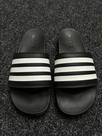 ADILETTE COMFORT SLIDES size 9