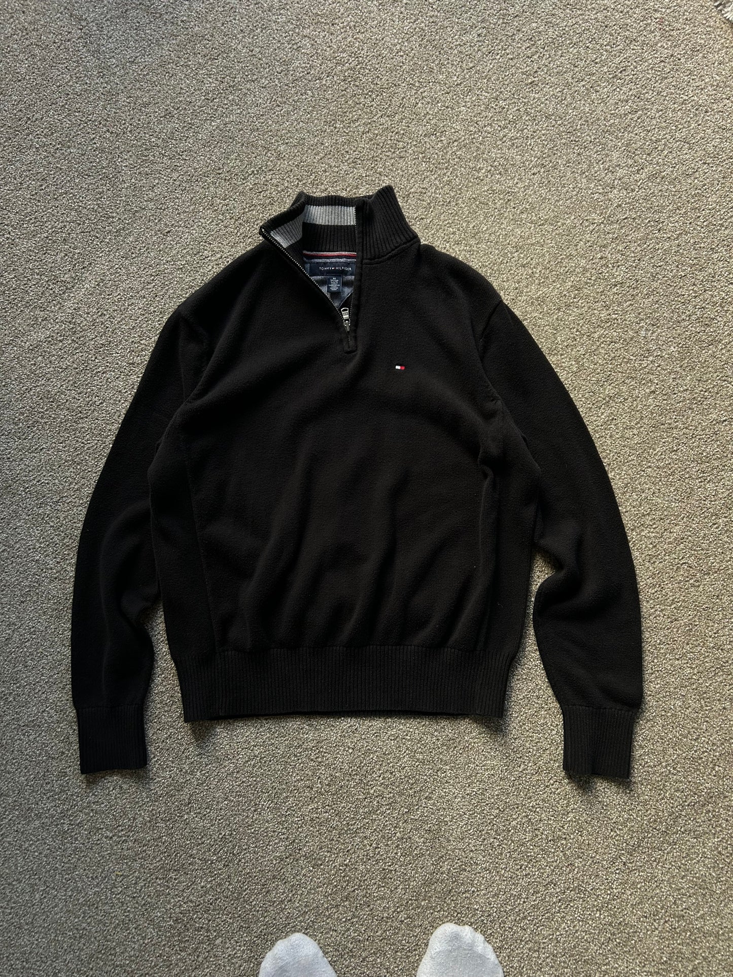 TOMMY HILFIGER 
HALF-ZIP MOCK TURTLENECK JUMPER Black Medium