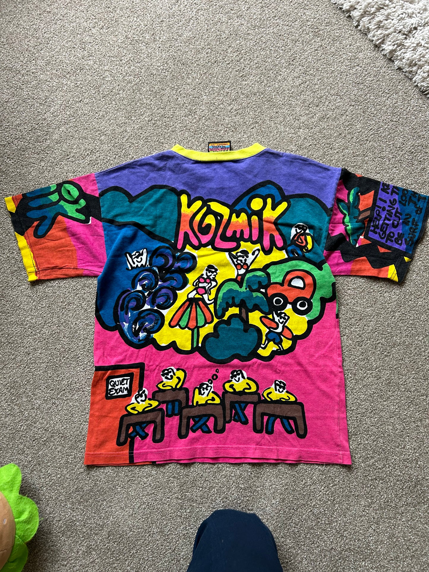 Vintage Kozmik All Over Print Hand Painted Tee Made in NZ Medium