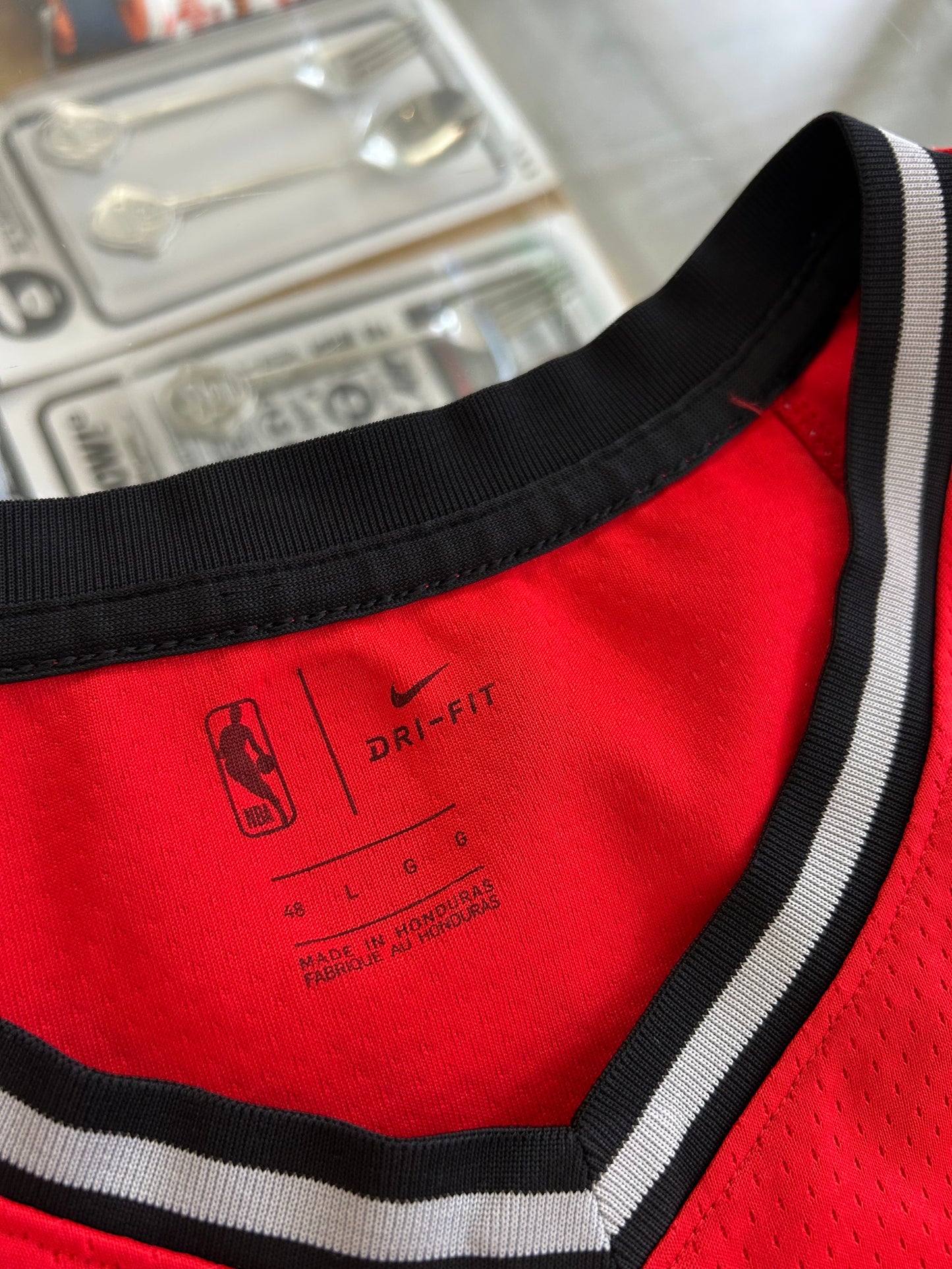 Nike Toronto Raptors Kawhi Leonard Icon Edition Swingman jersey from his 2018–2019 championship season Large