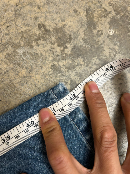 Carhartt WIP Simple Pants are rendered in a light blue stone-washed denim featuring the iconic square logo patch on the back pocket.Size 34