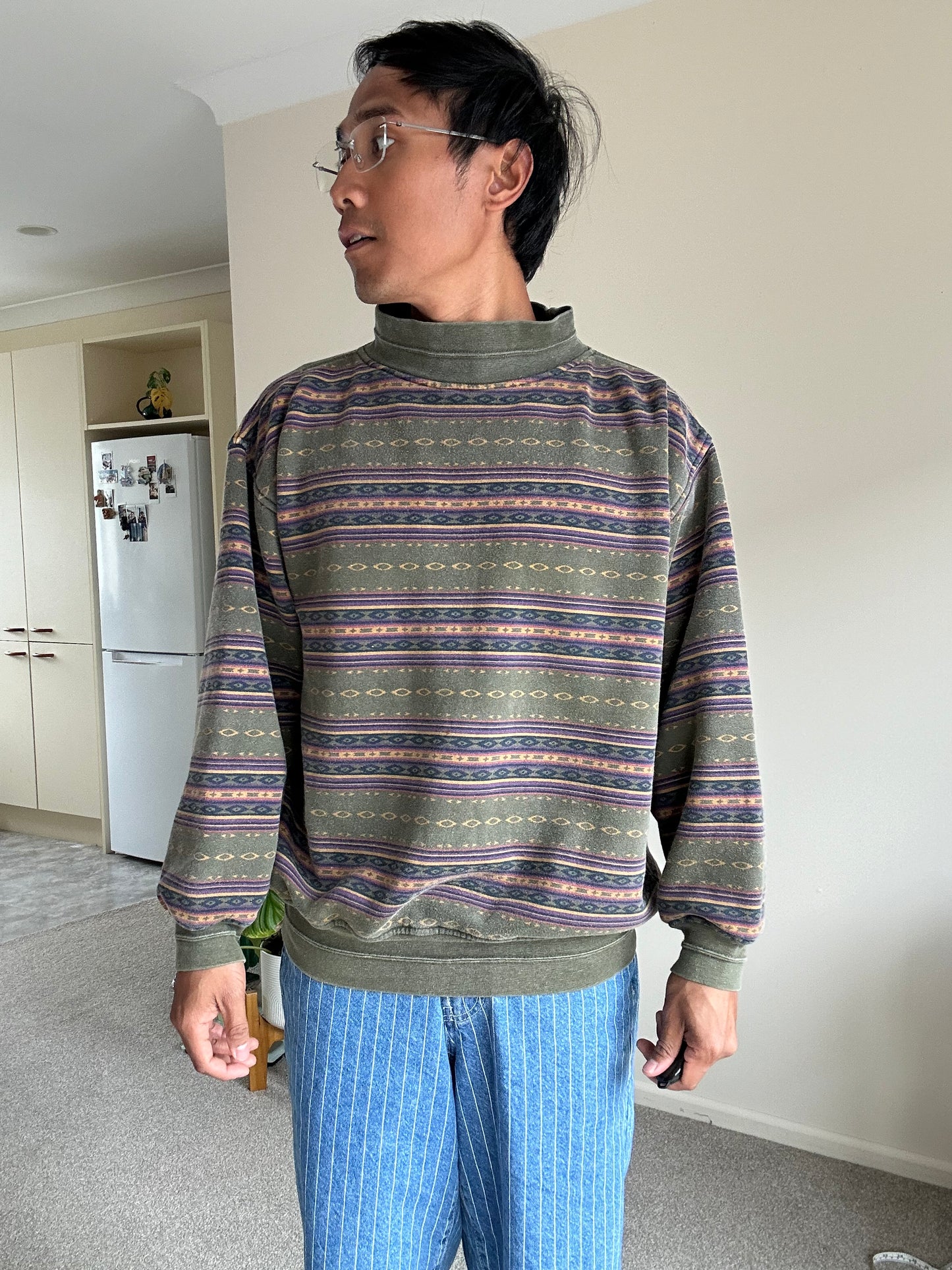 vintage green patterned sweatshirt with a crew neck and striped design Green XL