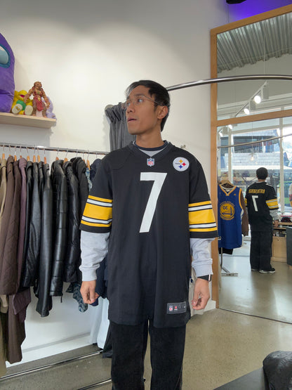 Nike Pittsburgh Steelers Ben Roethlisberger jersey featuring the iconic number 7 Large