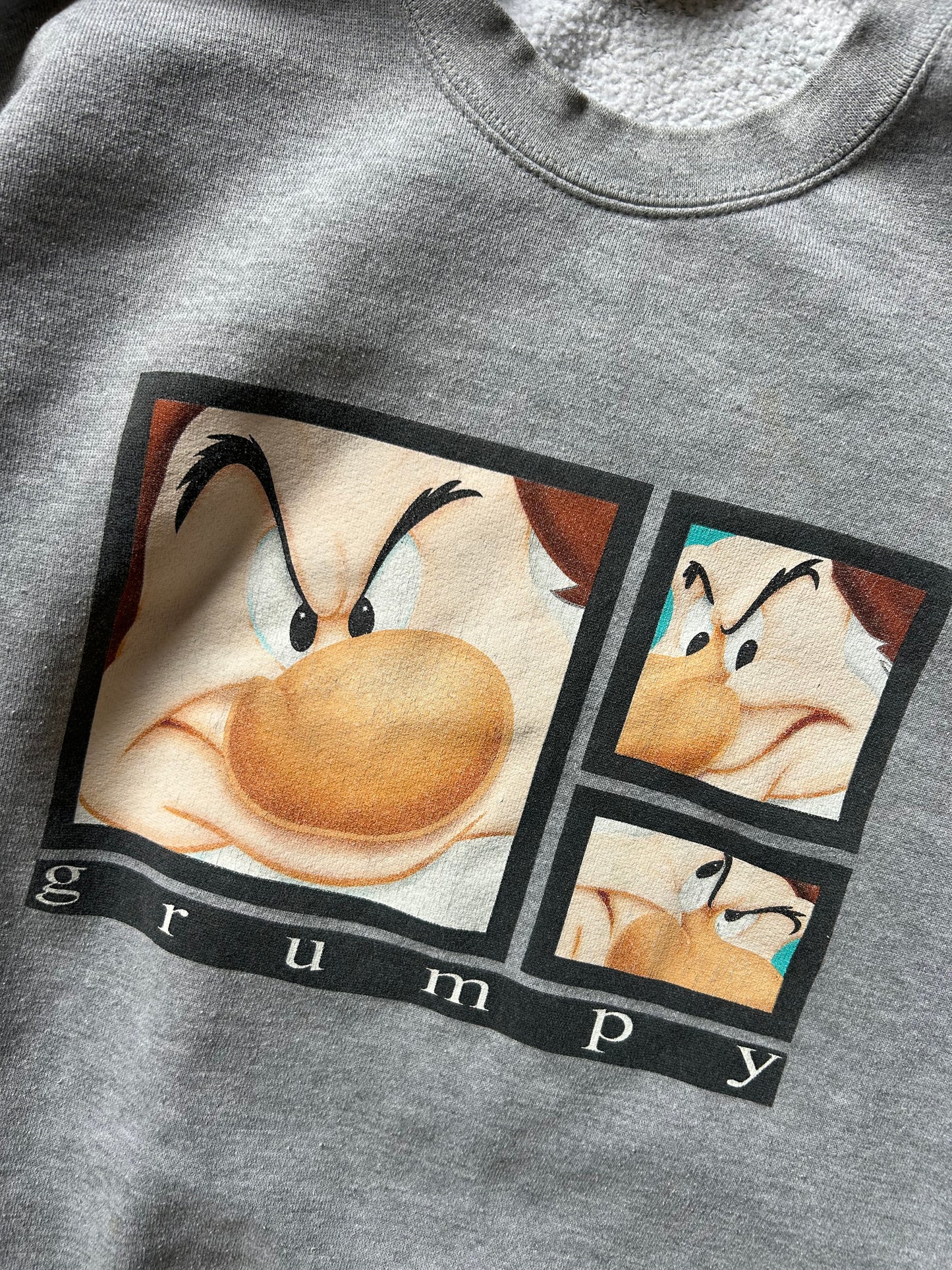 Vintage Disney Jumper Grey Grumpy XL