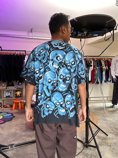 Liquid Blue "Skull Pile" t-shirt, known for its all-over print featuring blue skeletons XL Black 2017