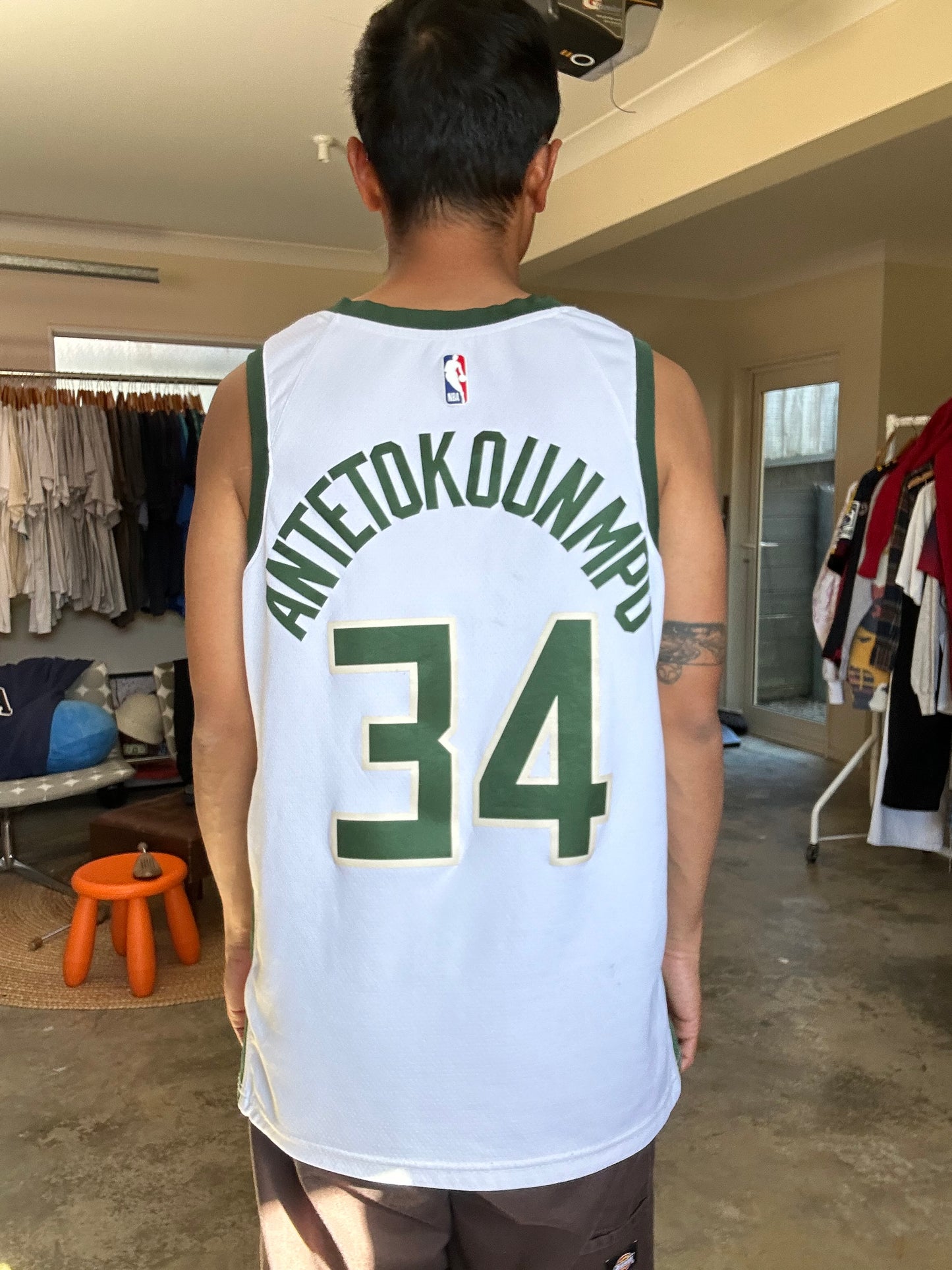white Nike Milwaukee Bucks Giannis Antetokounmpo Association Edition Swingman Jersey Large