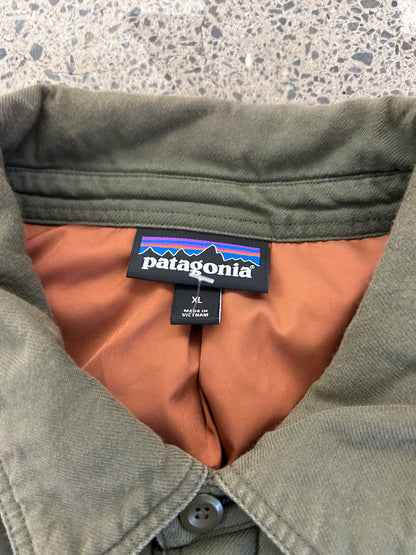 Patagonia Men's Insulated Fjord Flannel Shirt in a green color, featuring button-down closures and chest pockets Large