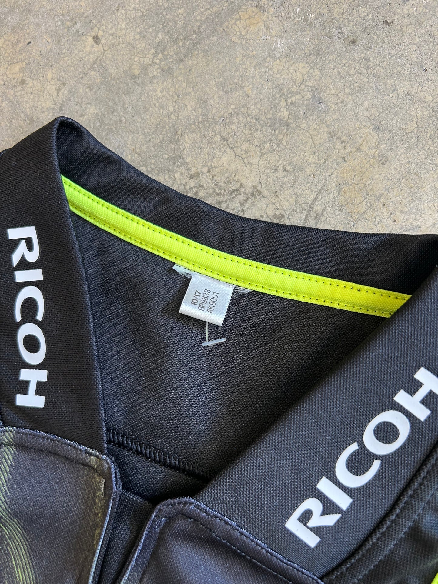 Adidas Hurricanes Super Rugby jersey,from the 2018 season size Large Black