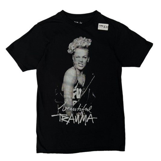 Pink Beautiful Trauma worl tour 2018 shirt medium