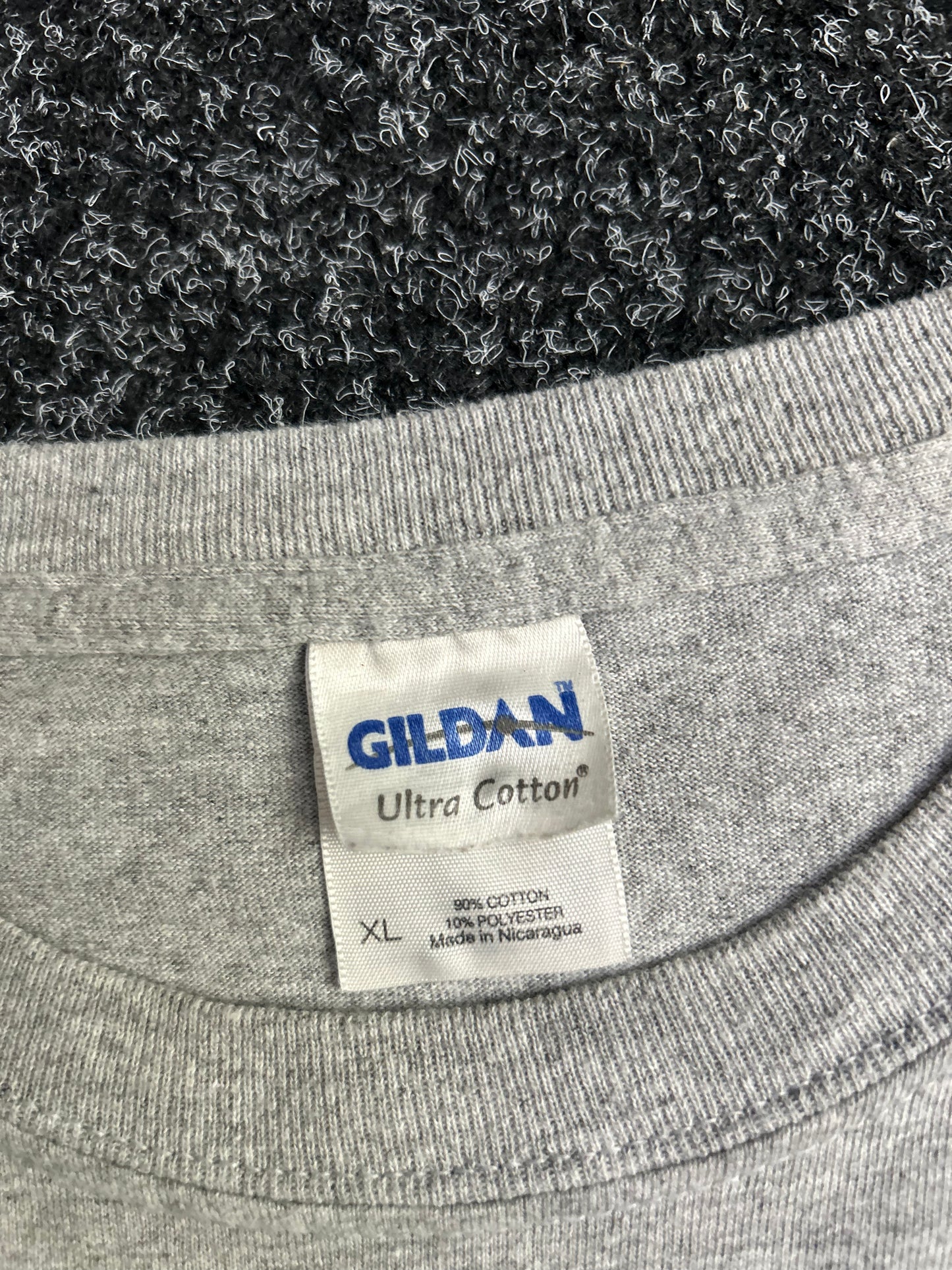 Gildan Graphic Tee Extra Large
